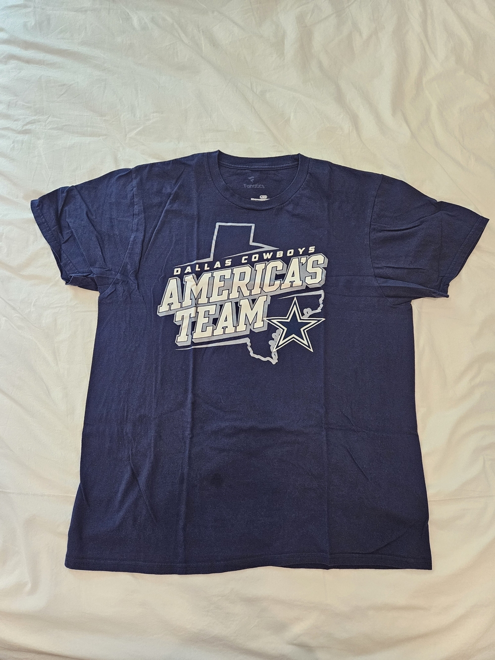 Dallas Cowboys T Shirt. Size L.